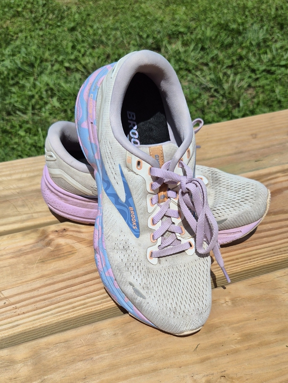 Brooks Women's Running Shoes - Light Gray with Pastel Purple & Blue  7.5 MedB